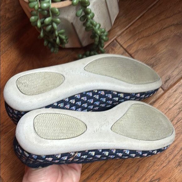 Sketchers Navy and White Patterned Women's Flats - Picture 8 of 13